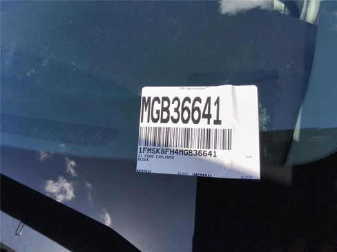 Certified 2021 Ford Explorer Limited AWD/4WD image 33