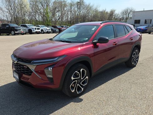 Certified 2025 Chevrolet Trax RS w/ Sunroof Package image 4