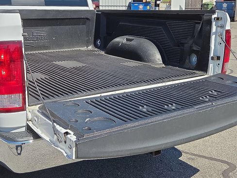Used 2020 RAM 1500 Classic SLT RWD image 18