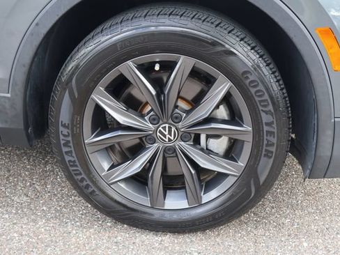 Certified 2023 Volkswagen Tiguan SE FWD image 10