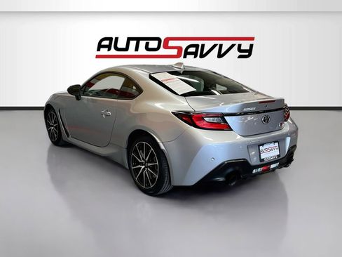 Used 2026 Toyota GR86 w/ ALL Weather Mat Package (TMS) RWD image 5
