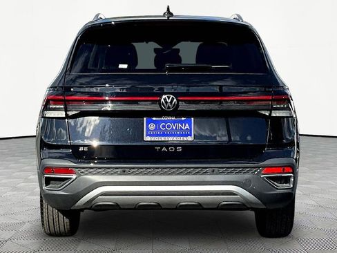 New 2026 Volkswagen Taos SE image 5