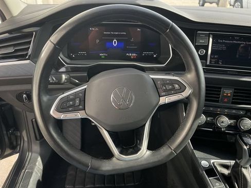 Used 2024 Volkswagen Jetta SE FWD image 14