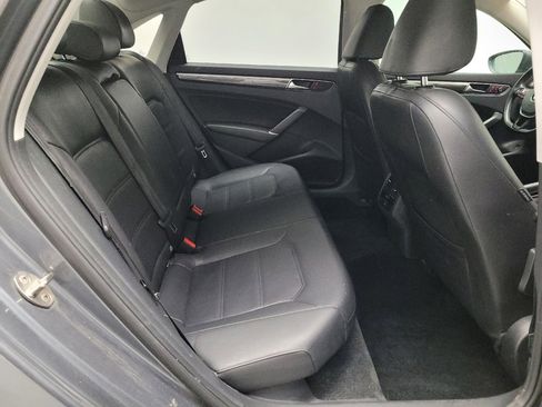 Used 2016 Volkswagen Passat 1.8T SE image 19