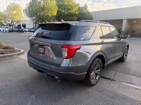 Used 2023 Ford Explorer XLT w/ Equipment Group 202A RWD image 3