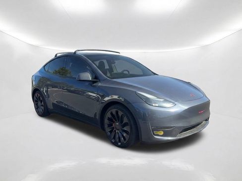 Used 2023 Tesla Model Y Performance AWD/4WD image 3