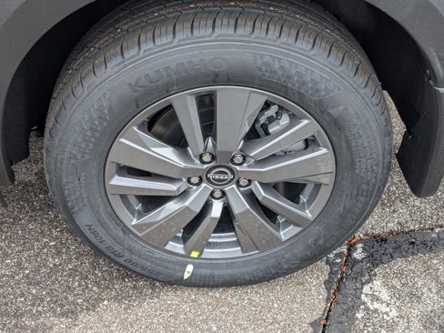 New 2025 Nissan Pathfinder SV w/ SV Premium Package image 9