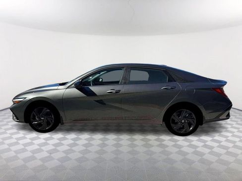 New 2026 Hyundai Elantra SEL Sport Premium FWD image 3