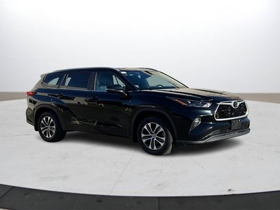 Used 2023 Toyota Highlander XLE