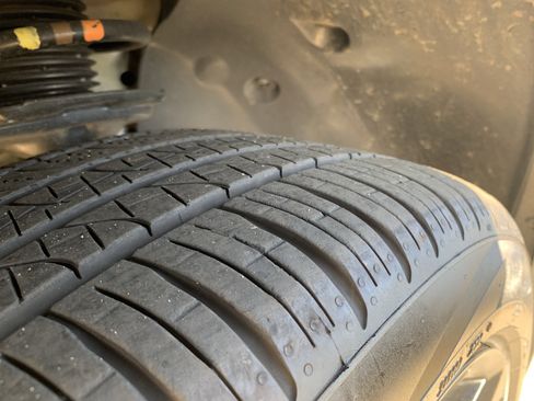 Used 2024 Volkswagen Tiguan SE R-Line image 12