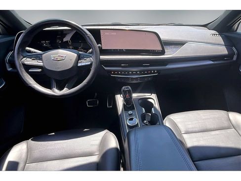 Used 2025 Cadillac XT4 Sport AWD/4WD image 7