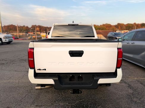 Used 2024 Toyota Tacoma TRD Sport image 3