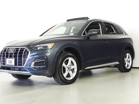 Used 2023 Audi Q5 2.0T Premium w/ Convenience Package image 2