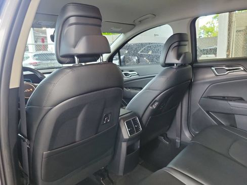 Used 2025 Kia Sportage EX FWD image 8