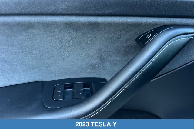 Used 2023 Tesla Model Y Long Range AWD/4WD image 12