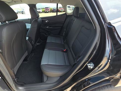 Used 2026 Chevrolet Trax LT FWD image 15