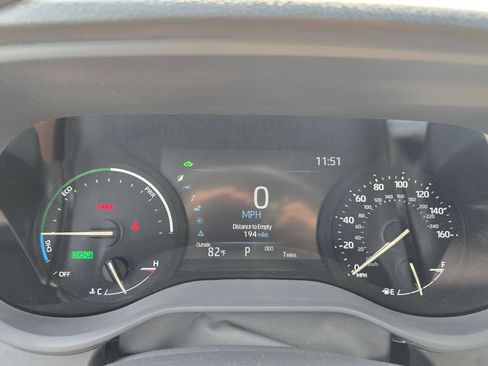 Used 2026 Toyota Sienna LE FWD image 8