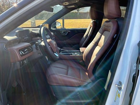 New 2026 Lincoln Aviator Reserve image 9