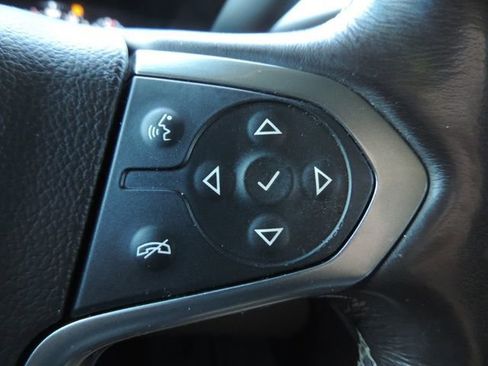 Used 2018 Chevrolet Suburban Premier AWD/4WD image 34