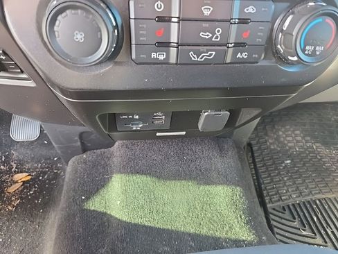 Used 2015 Ford F150 XLT w/ Equipment Group 302A Luxury image 15