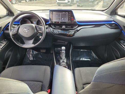 Used 2021 Toyota C-HR XLE FWD image 15