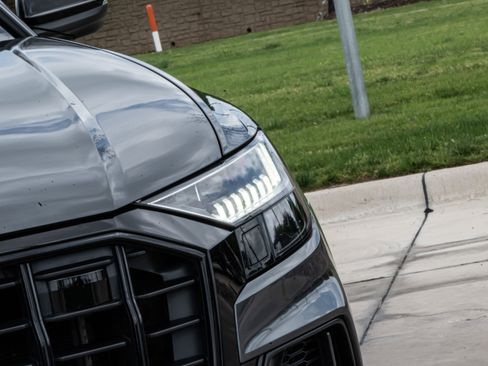 Used 2022 Audi SQ8 Prestige image 10