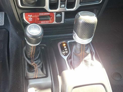 Used 2021 Jeep Gladiator Mojave AWD/4WD image 14