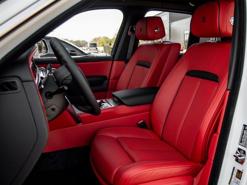 New 2026 Rolls-Royce Cullinan image 26