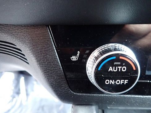 Used 2022 Mitsubishi Outlander SE image 22