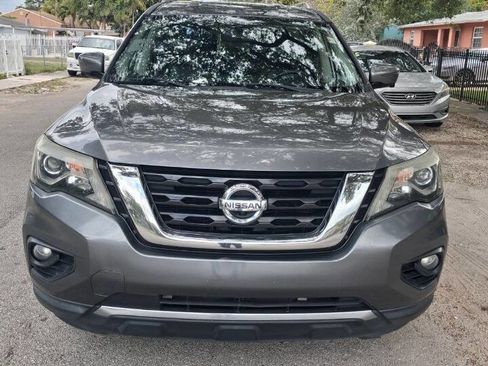 Used 2017 Nissan Pathfinder SL w/ Trailer Tow Package FWD image 2