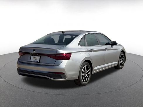 Used 2025 Volkswagen Jetta SE image 14