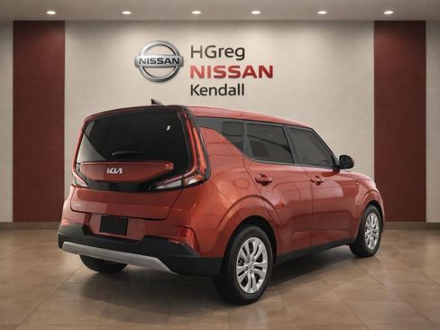 Used 2023 Kia Soul LX FWD image 4