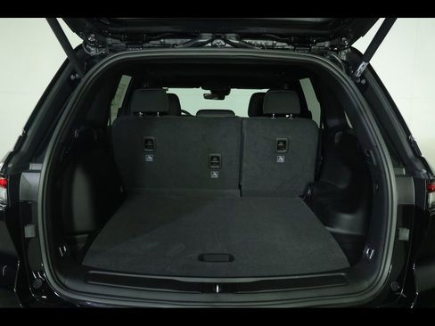 New 2026 Jeep Grand Cherokee Laredo image 12