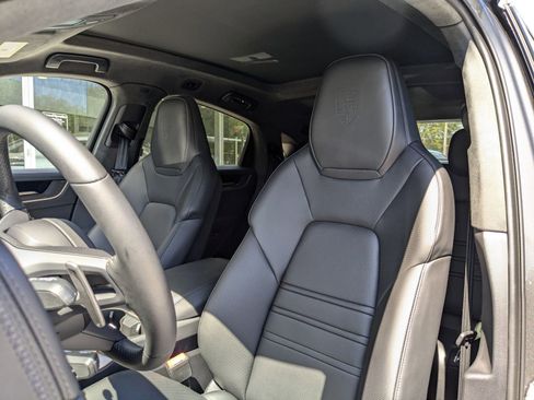 New 2025 Porsche Cayenne Turbo image 16