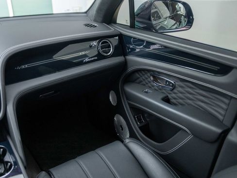 Used 2024 Bentley Bentayga AWD/4WD image 52