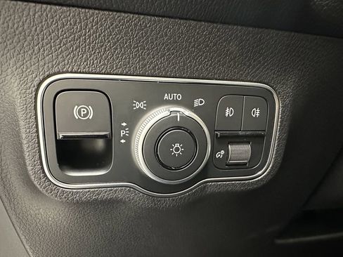 Certified 2024 Mercedes-Benz GLB 250 image 36