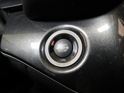 Used 2022 Jeep Grand Cherokee Laredo image 23