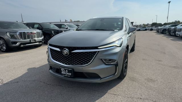 Used 2024 Buick Enclave Avenir w/ Avenir Technology Package FWD image 4