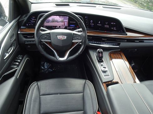 Used 2021 Cadillac Escalade Premium Luxury image 14