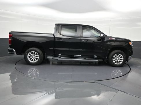 Used 2023 Chevrolet Silverado 1500 LT w/ Z71 Off-Road Package image 7