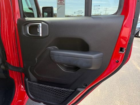 Used 2025 Jeep Wrangler Unlimited Sport AWD/4WD image 36