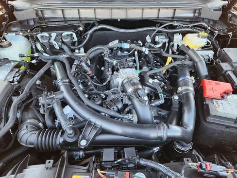 New 2025 Ford Bronco Badlands image 24