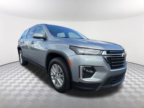 Used 2023 Chevrolet Traverse LT FWD image 3