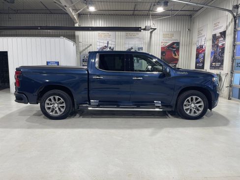 Used 2021 Chevrolet Silverado 1500 High Country w/ Technology Package AWD/4WD image 9