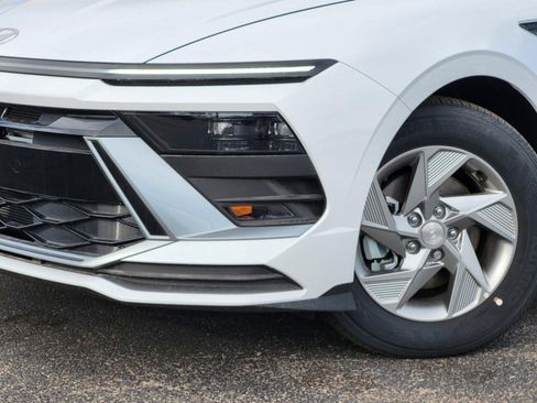 New 2025 Hyundai Sonata SE FWD image 9