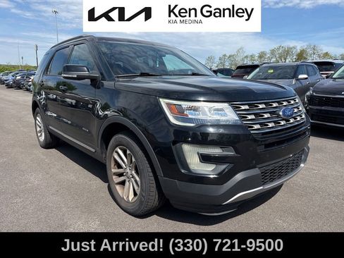 Used 2017 Ford Explorer XLT FWD image 5