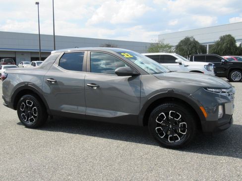 Used 2022 Hyundai Santa Cruz SEL w/ Cargo Package AWD/4WD image 2