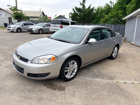 Used 2008 Chevrolet Impala LTZ FWD image 3