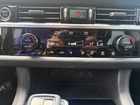 Used 2022 Nissan Pathfinder S AWD/4WD image 22