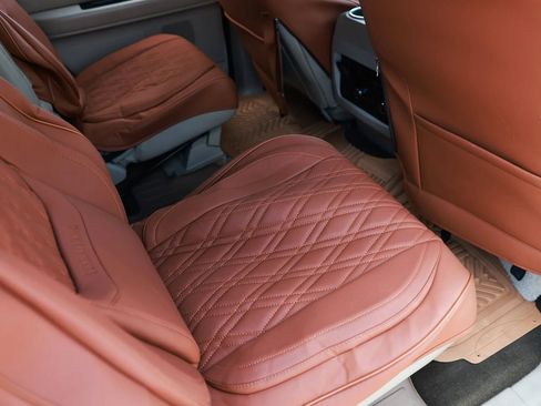 Used 2015 Lincoln Navigator L 2WD image 23